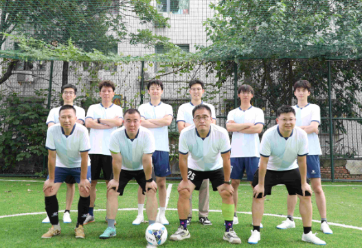 无限精彩 始于足下——首发投资集团参加首发集团第九届足球联赛