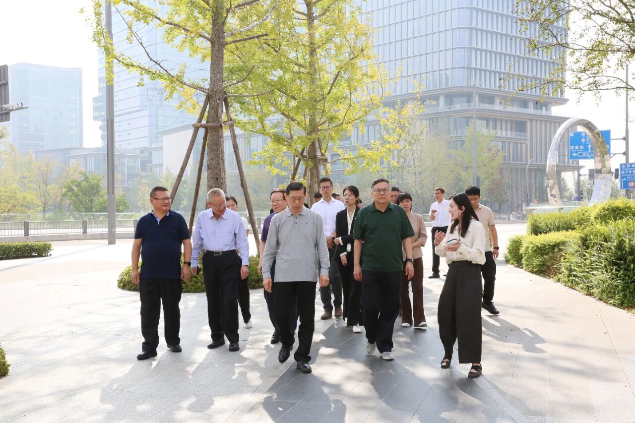 微信图片_2025-10-16_084943_537.jpg